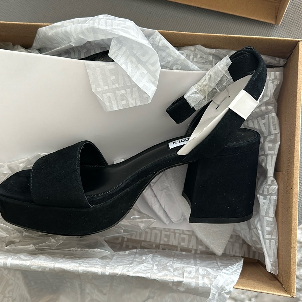 Brand new - Steve Madden Mercerr Platforms!